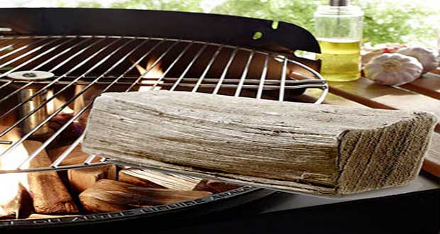 Un barbecue bois l’été c’est le top ! Choisir du bois torréfié, l'équivalent naturel du charbon de bois pour le barbecue c’est plus écologique et meilleur pour les grillades.