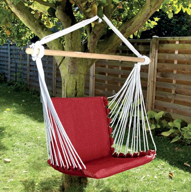 Une chaise à suspendre où bon vous semble dans le jardin ou sur la terrasse afin de vous reposer en suspension les doigts de pieds en évantail - Boutique Jardin
