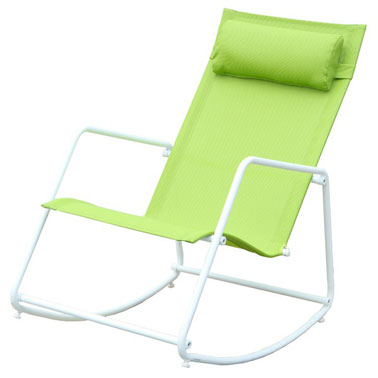 C'est l'heure de prendre le soleil sur le transat sur la terrasse ! Confort et farniente sont au rendez-vous dans le jardin avec ce bain de soleil de couleur vive 