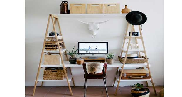 Déco Cool vous propose un DIY déco de bureau à fabriquer de manière originale avec des échelles en bois idéal en bureau pour le salon ou la chambre