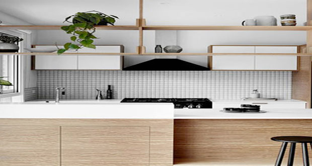 En papier-peint, en carrelage ou adhésif, découvrez des idées originales pour vous inspirer afin d'installer une crédence stylée qui dynamisera votre déco cuisine !