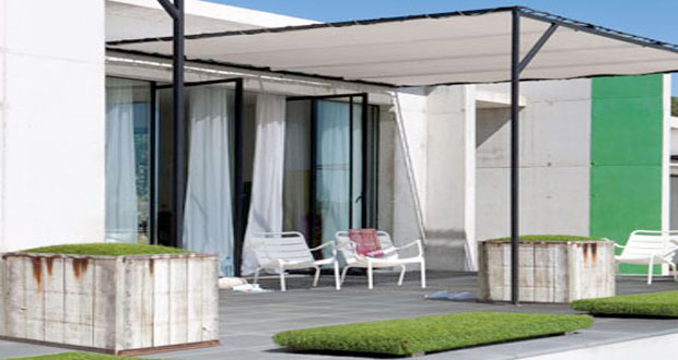 Aux beaux jours, le bon plan incontournable sur la terrasse c'est d'aménager une pergola déco qui vous protégera à la fois du soleil et des regards indiscrets