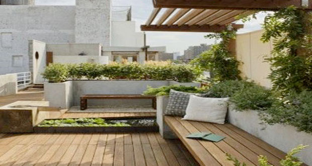 Un banc de jardin dans la déco extérieure c'est top ! Voici des idées pour vous inspirer afin d'aménager un jardin ou une terrasse confortable et déco avec un banc