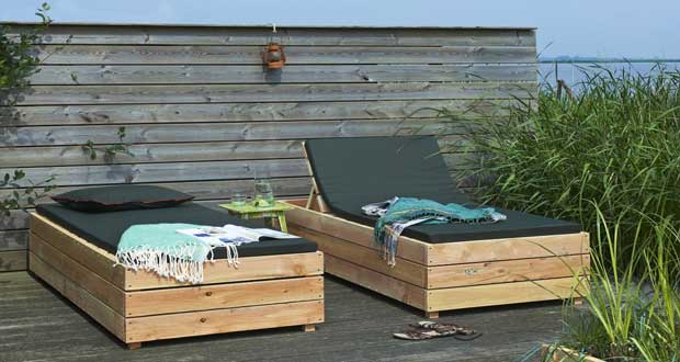 Fabriquer un transat puis vite se prélasser dans la jardin, un rêve facile à réaliser. Un transat en bois brut ou teinté en complément du salon de jardin, voilà ce que ce DIY déco