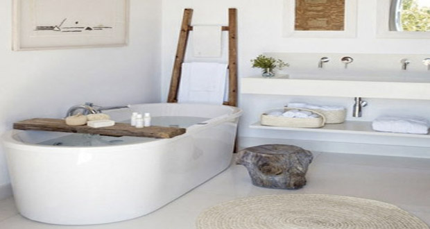 La baignoire îlot fait sa star dans la déco salle de bain afin d'assurer des moments de détente et de relaxation ! Déco zen, design ou naturelle... À vous de choisir !