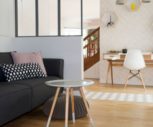 Verrière associée à un style scandinave