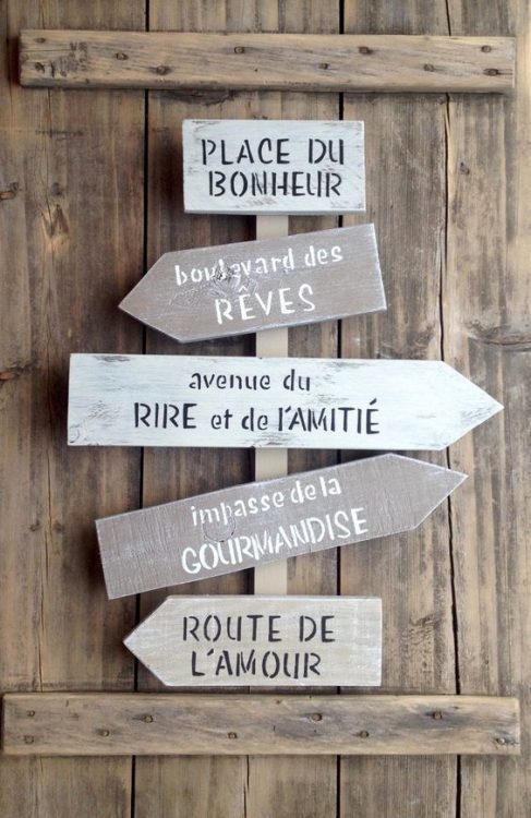 panneaux directionnels pour un message sympathique voire humoristique