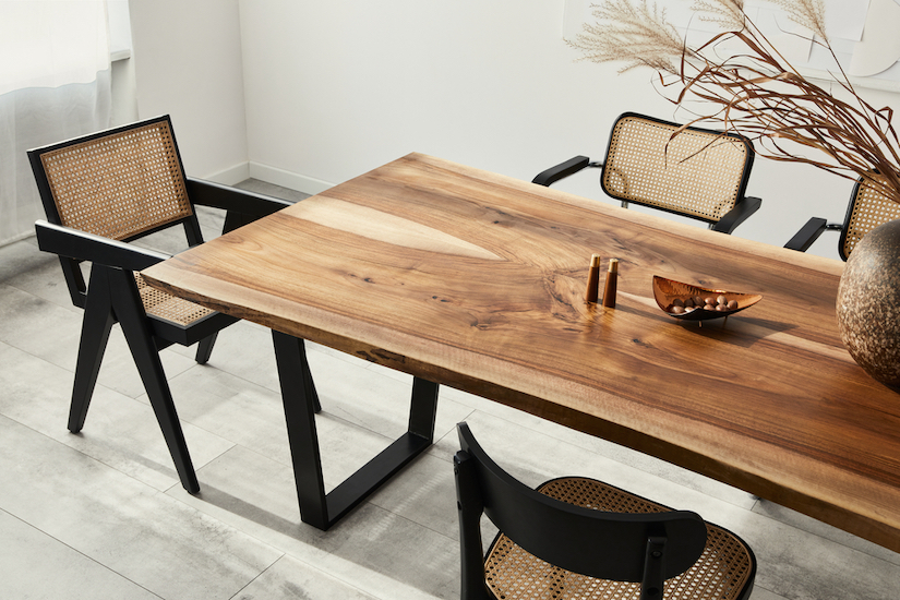 Pied de table en métal